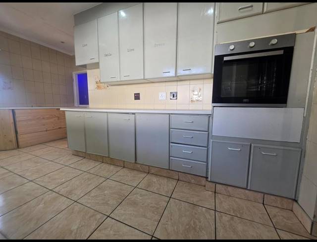 3 BEDROOM HOUSE FOR SALE IN BRACKENDOWNS